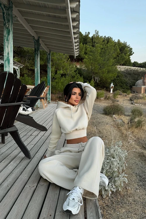 cream-scarf-hooded-tracksuit-18498.webp