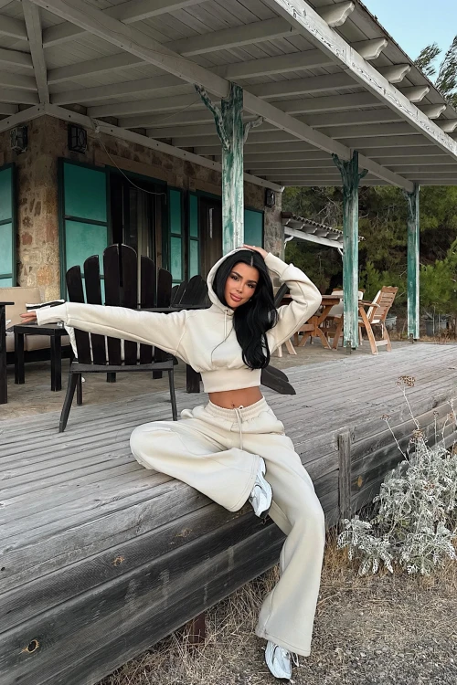 cream-scarf-hooded-tracksuit-18499.webp