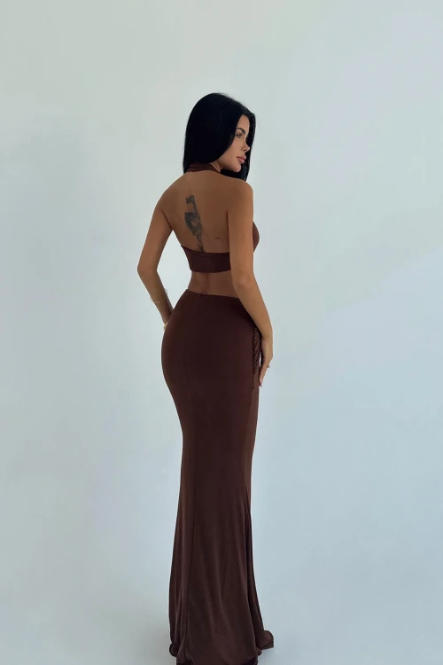 brown-window-detail-long-dress-18049.webp