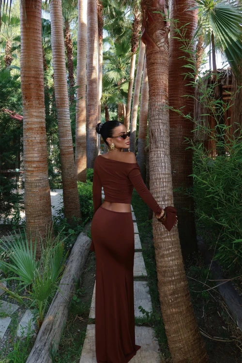 brown-skirt-suit-16089.webp