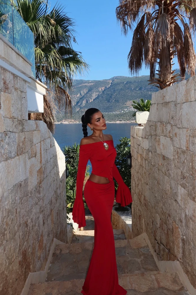 red-darcey-suit-16531.webp
